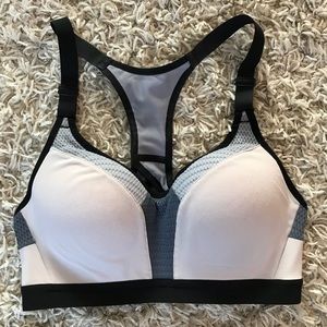 NWOT Victoria’s Secret Sports Bra